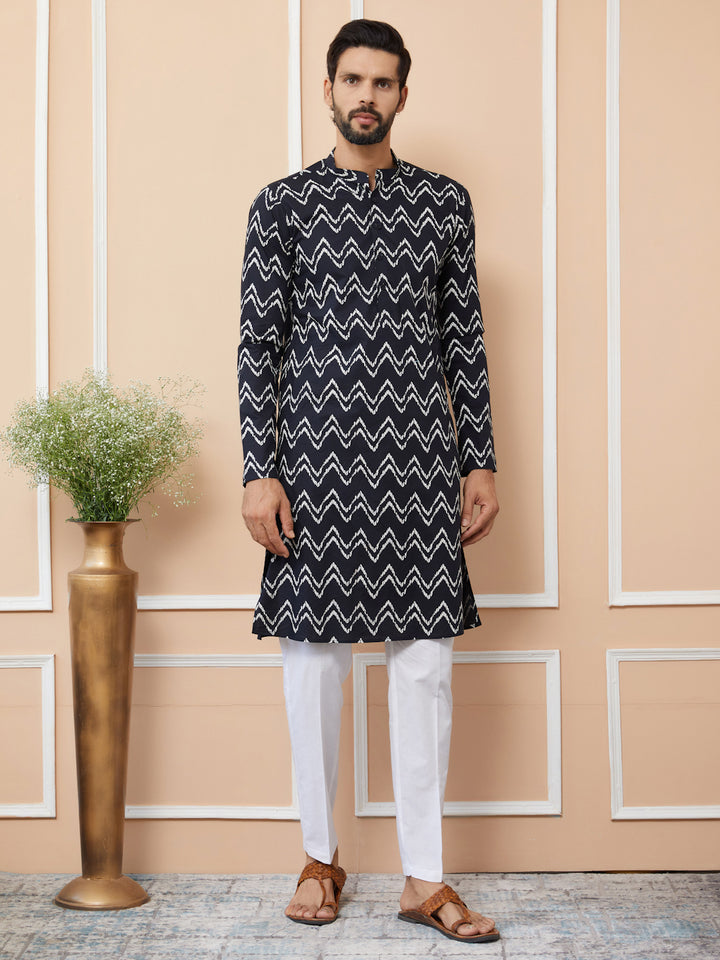 Black Printed Pure Cotton Straight Kurta with Pyjama