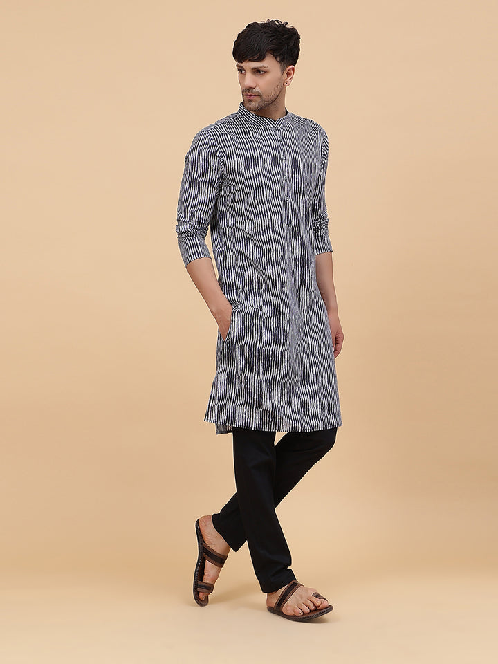 Black Striped Printed Kurta With Pyjama