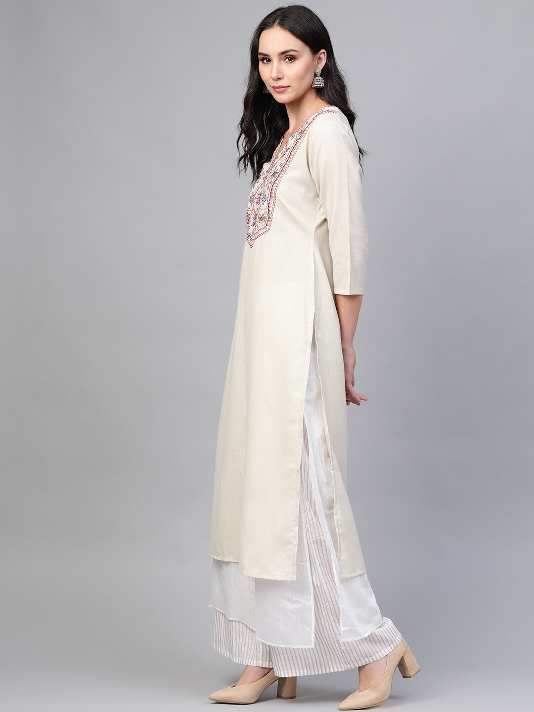 Women Beige And Pink Embroidered Straight Kurta