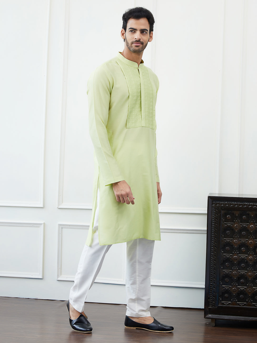 Solid Pure Cotton Straight Kurta with Thread Worked Neck Design