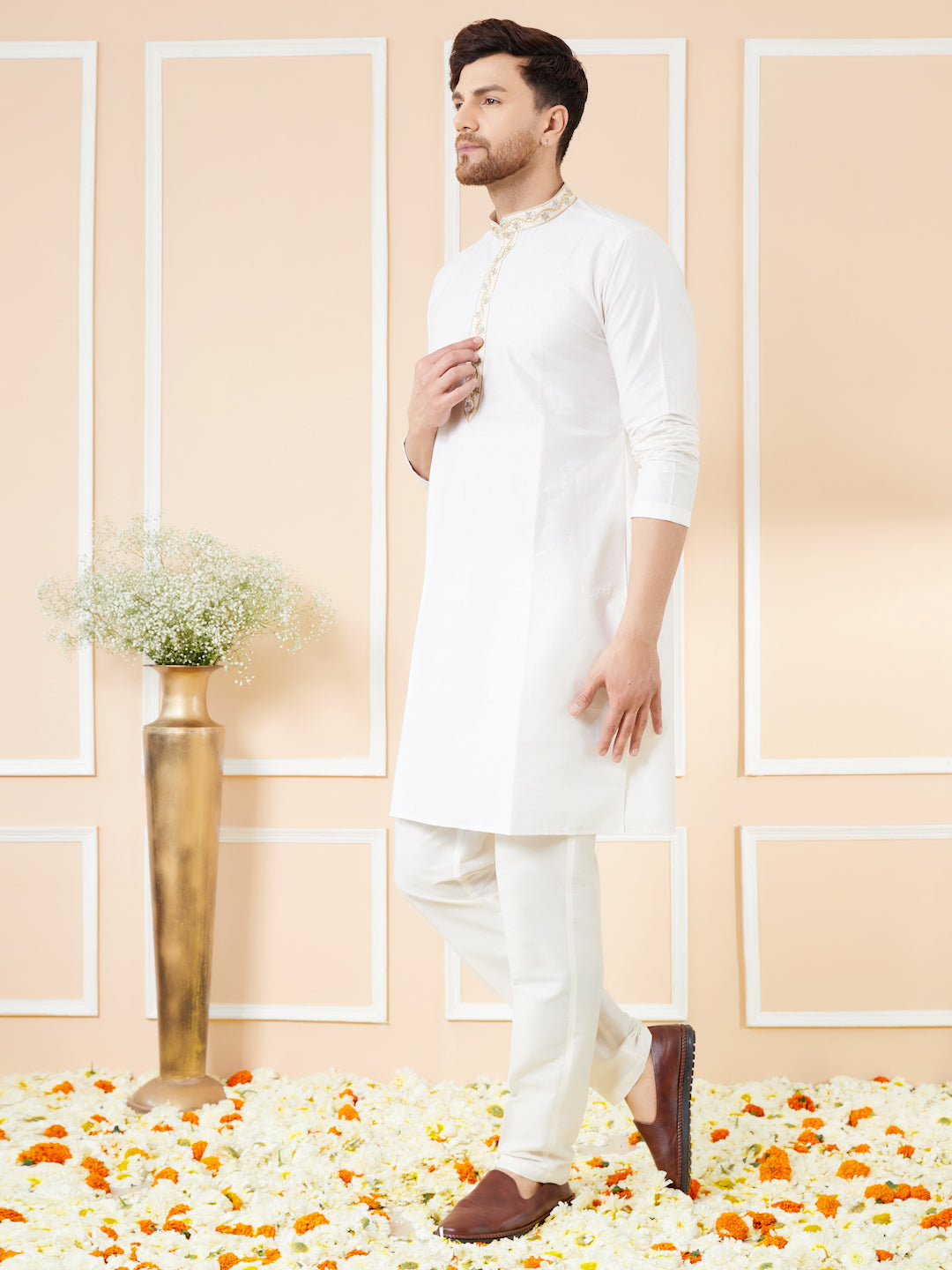 Off White Cotton Solid Straight Kurta with Embroidered Neck