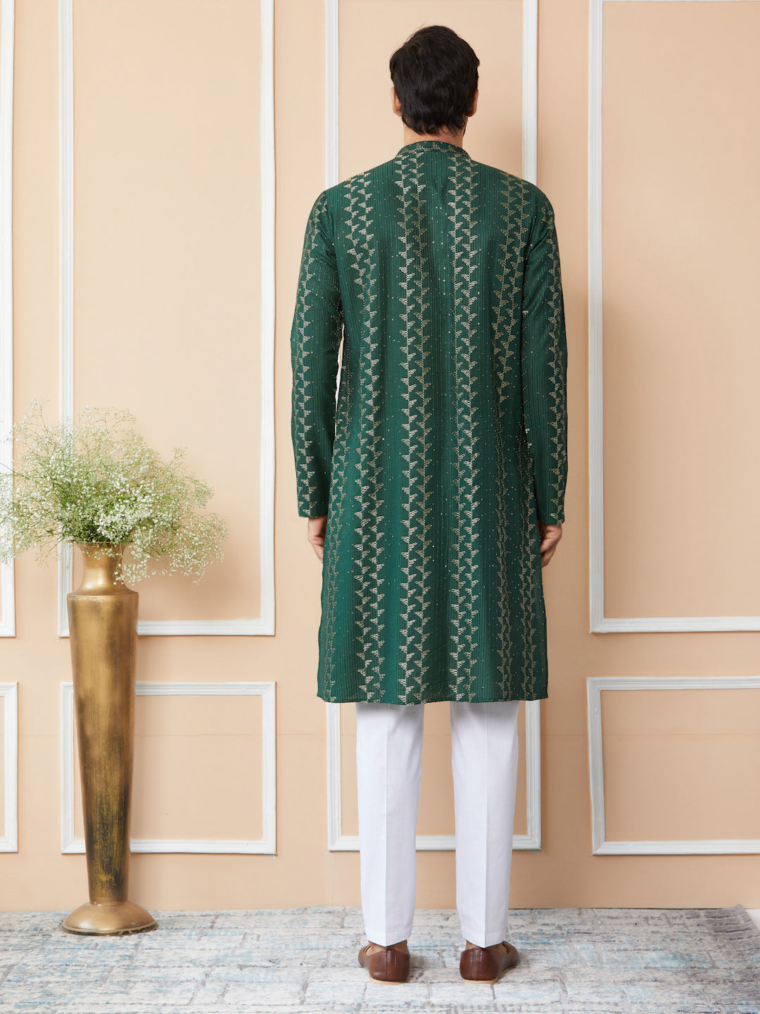 Green Embroidered Thread Work Sequinned Chanderi Silk Straight Kurta with Pyjama