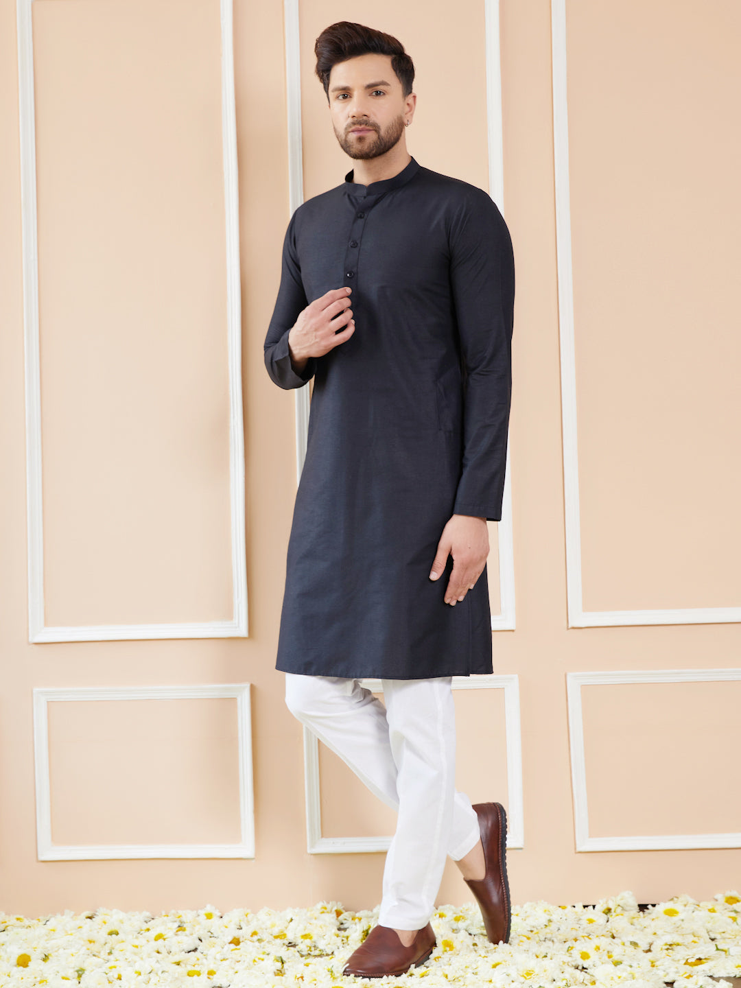 Black Cotton Solid Straight Kurta