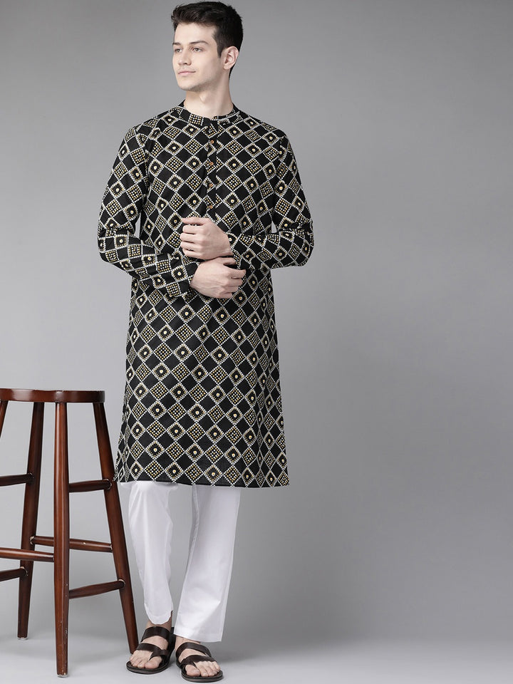 Men Black And Gold Printed Straight Kurta