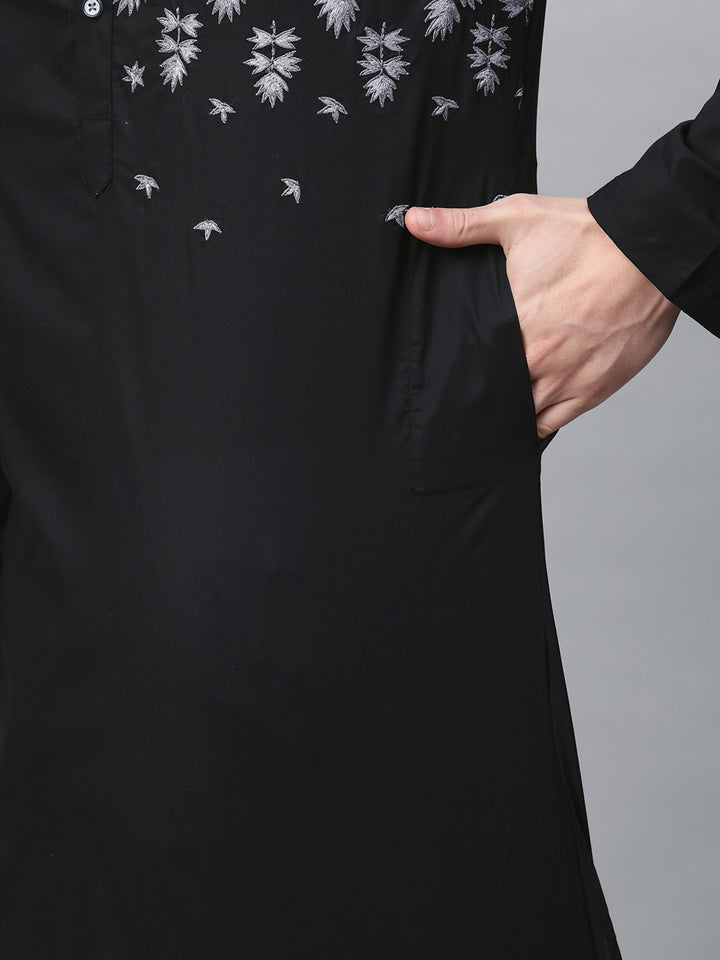 Black Embroidered Straight Kurta