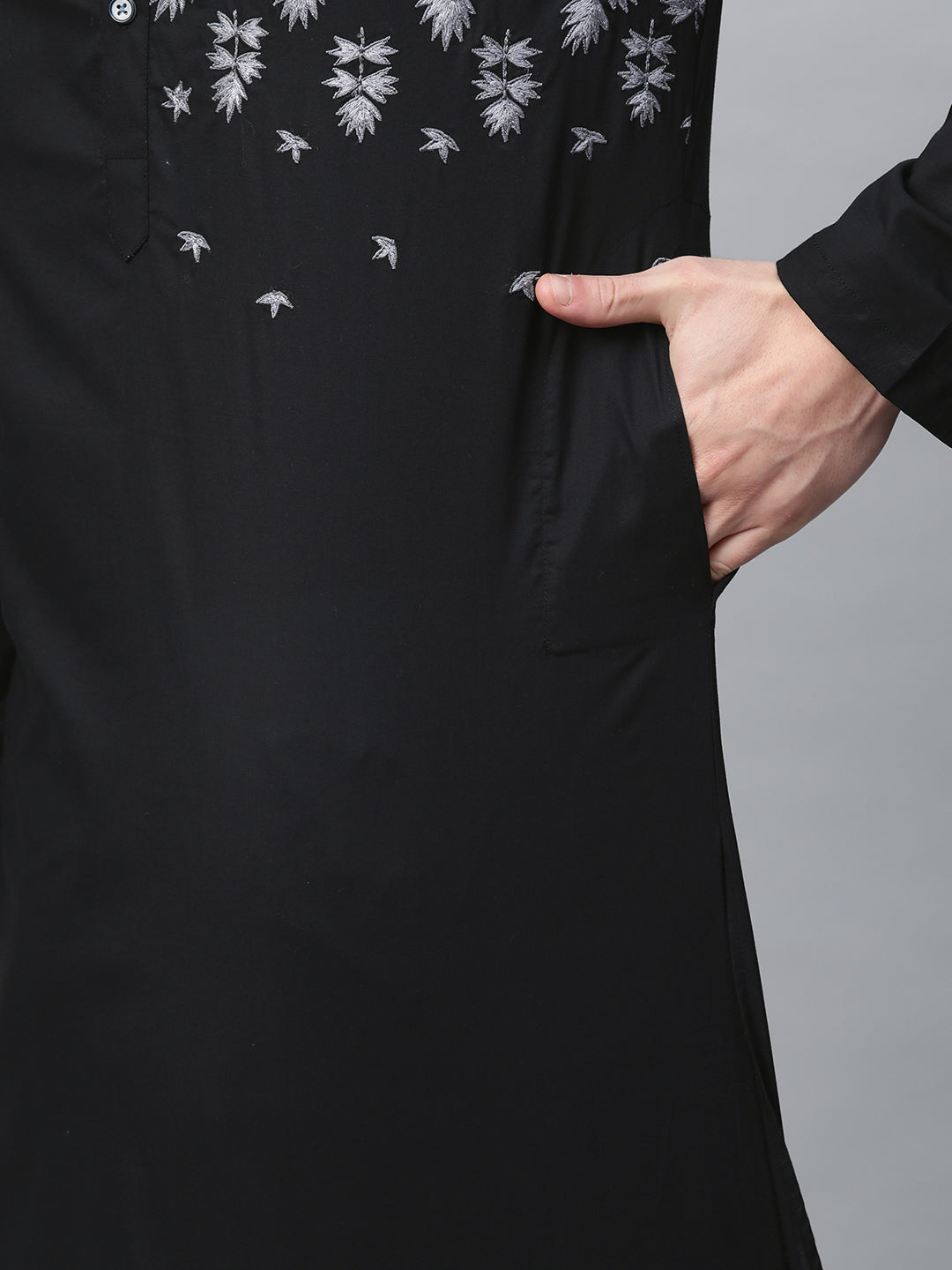 Black Embroidered kurta with Pyjama