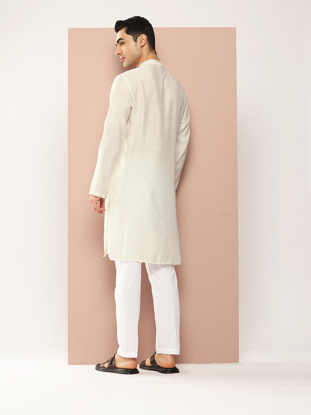 Men’s Off White Chanderi Silk Kurta with Sequin Embroidery, Paired with Pyjama