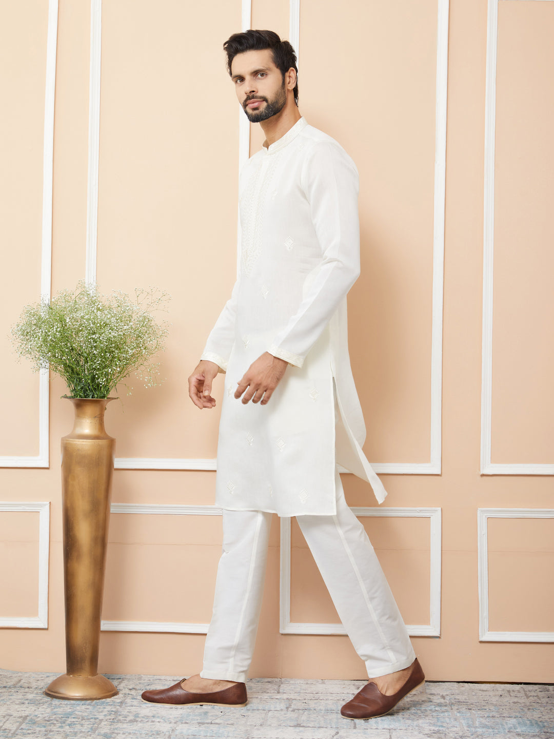 Off-White Embroidered Chanderi Silk Straight Kurta with Pyjama