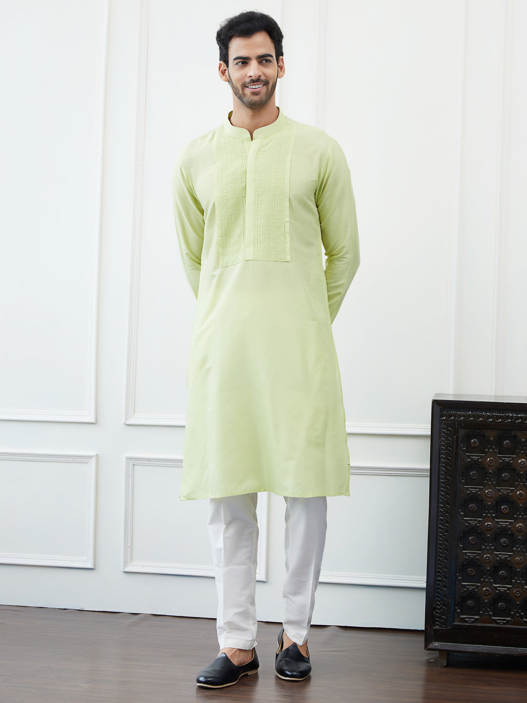 Solid Pure Cotton Straight Kurta with Thread Worked Neck Design