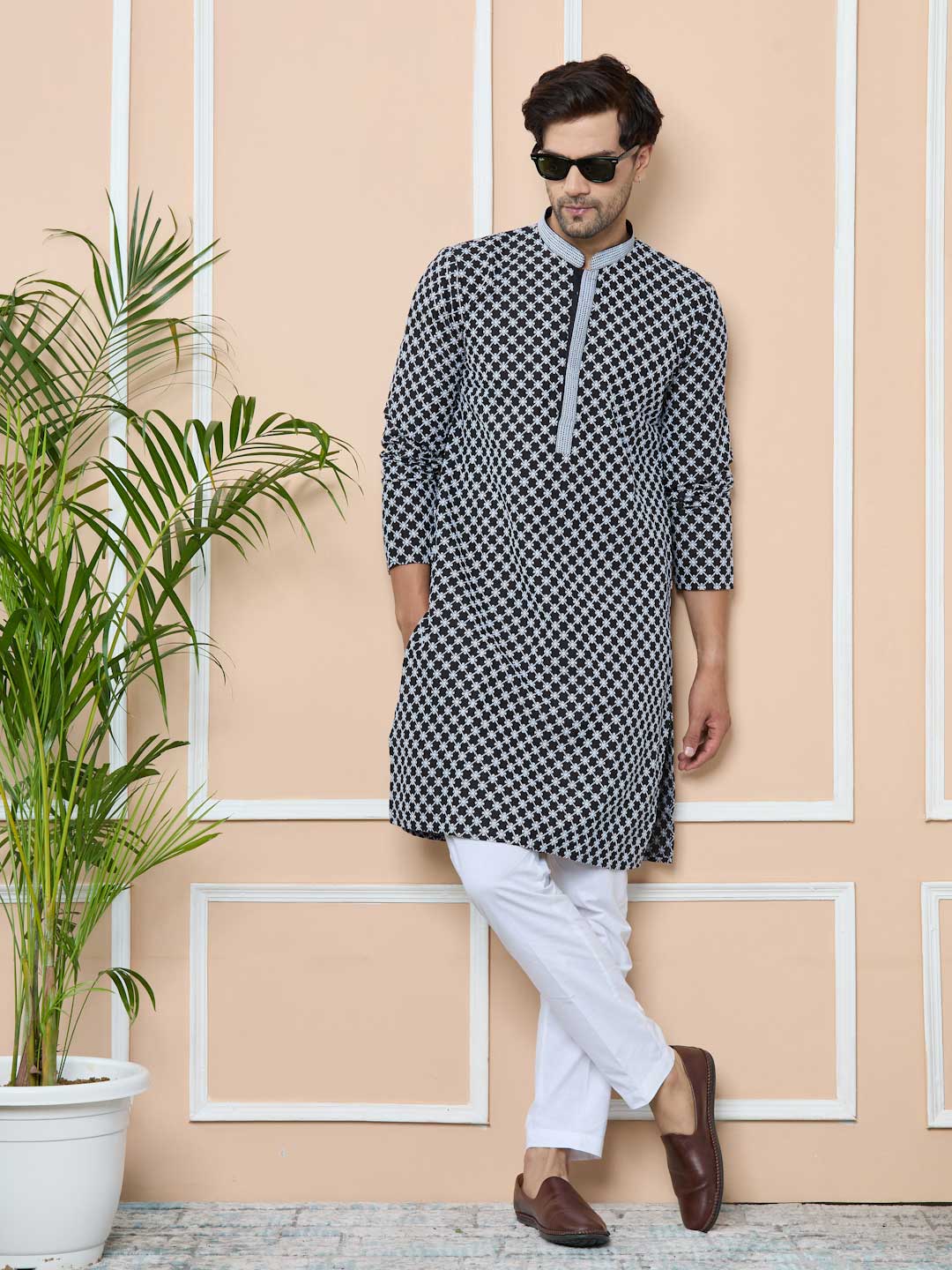 Black Ethnic Motifs Embroidered Mandarin Collar Straight Kurta with Pyjama