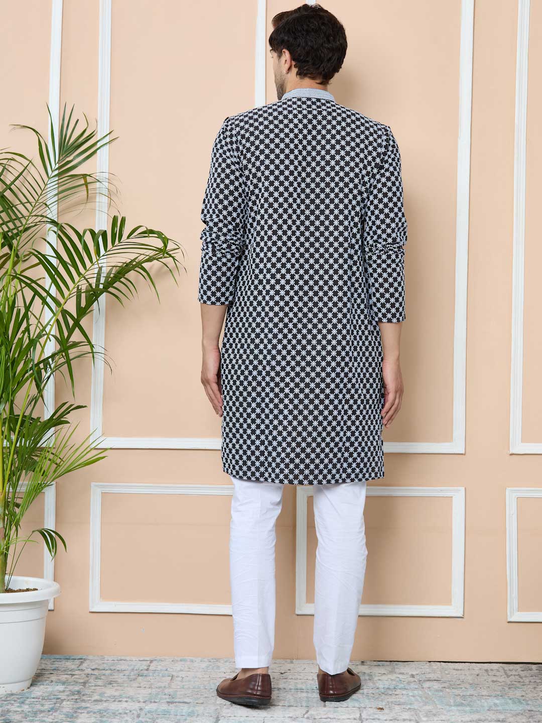 Black Ethnic Motifs Embroidered Mandarin Collar Straight Kurta