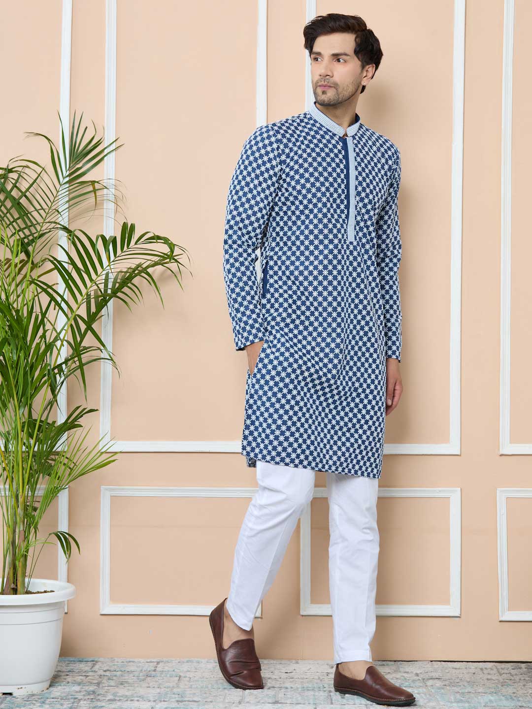 Blue Ethnic Motifs Embroidered Mandarin Collar Straight Kurta