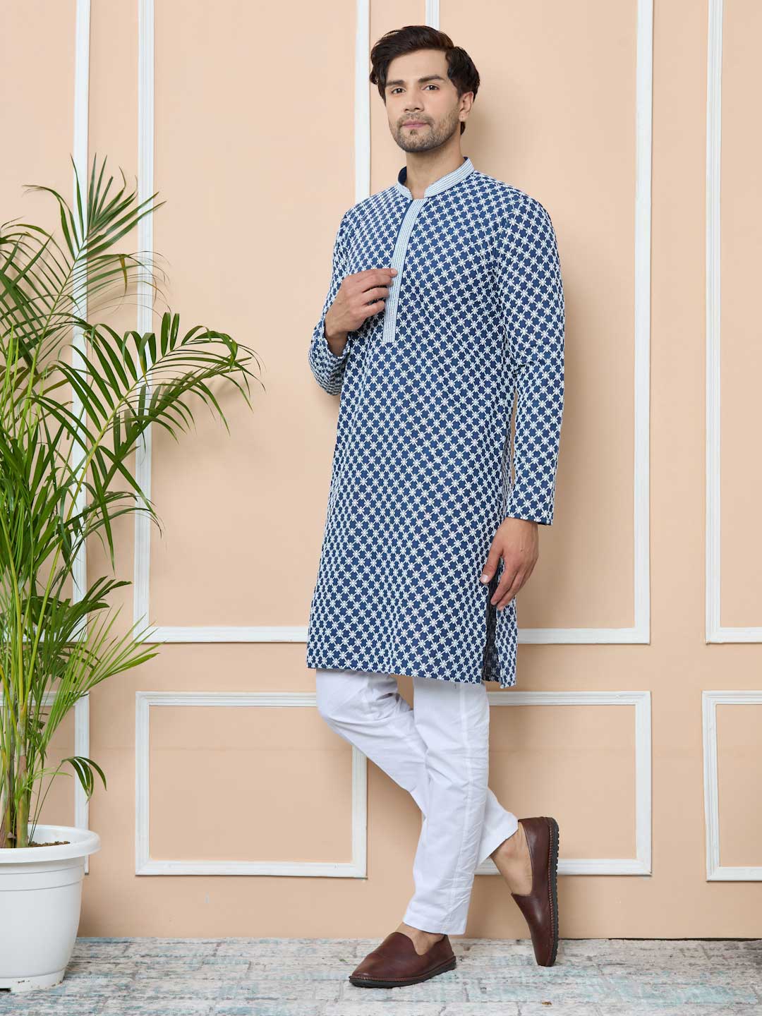 Blue Ethnic Motifs Embroidered Mandarin Collar Straight Kurta