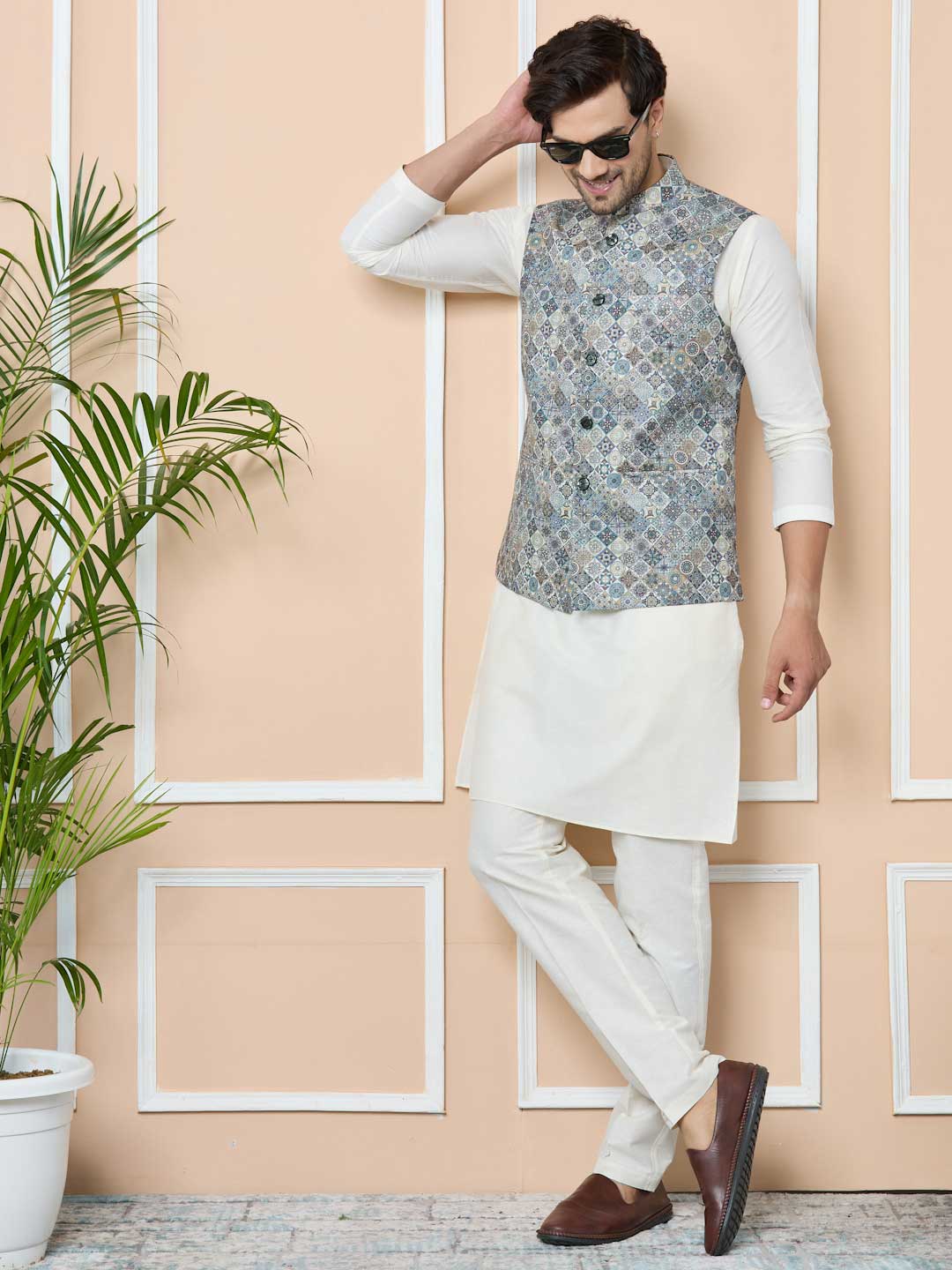 Gray Ethnic Motif Printed Nehru Jacket with Solid Kurta-Pyjama (3 Piece Set)