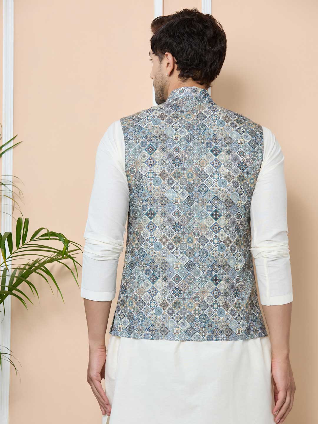 Gray Ethnic Motif Printed Nehru Jacket with Solid Kurta-Pyjama (3 Piece Set)