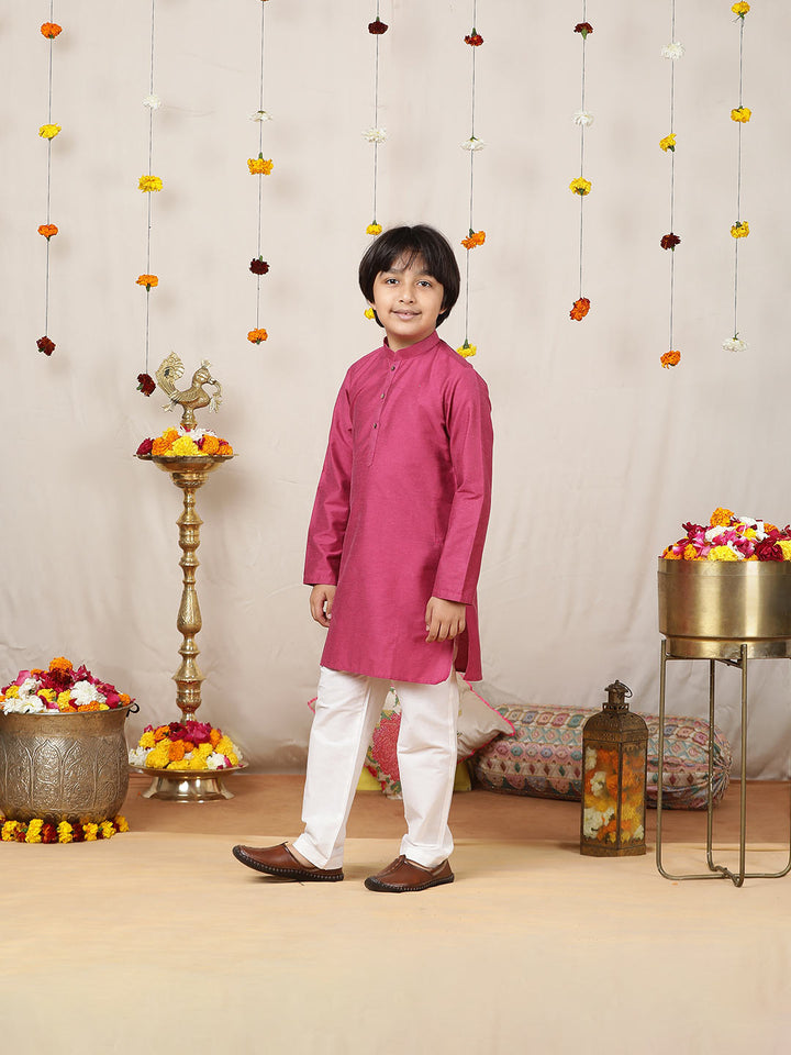 Boy's Pink Solid Cotton Dulux Straight Kurta with Pyjama